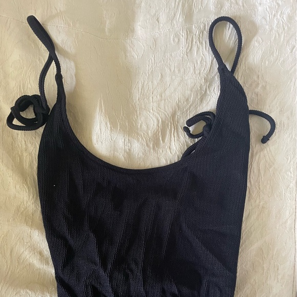 Guess Beach One-Piece Black Swimsuit Size: L - Picture 3 of 6